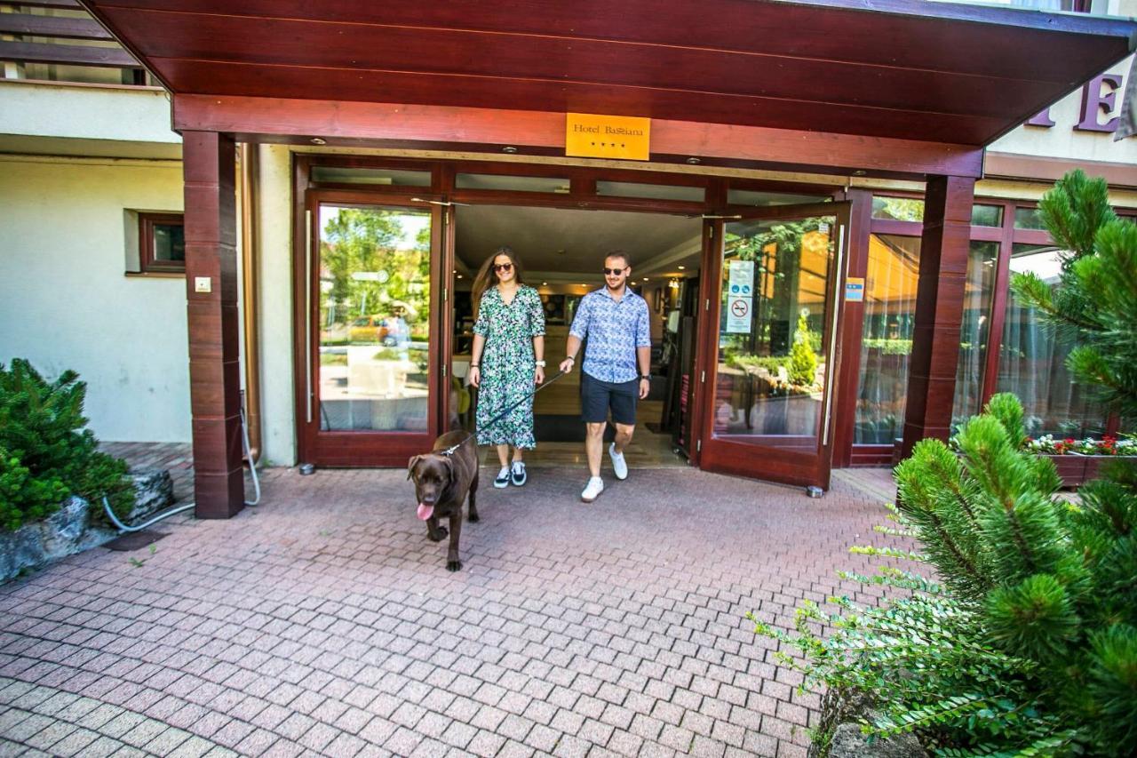 Bassiana Hotel Es Etterem Sárvár Εξωτερικό φωτογραφία