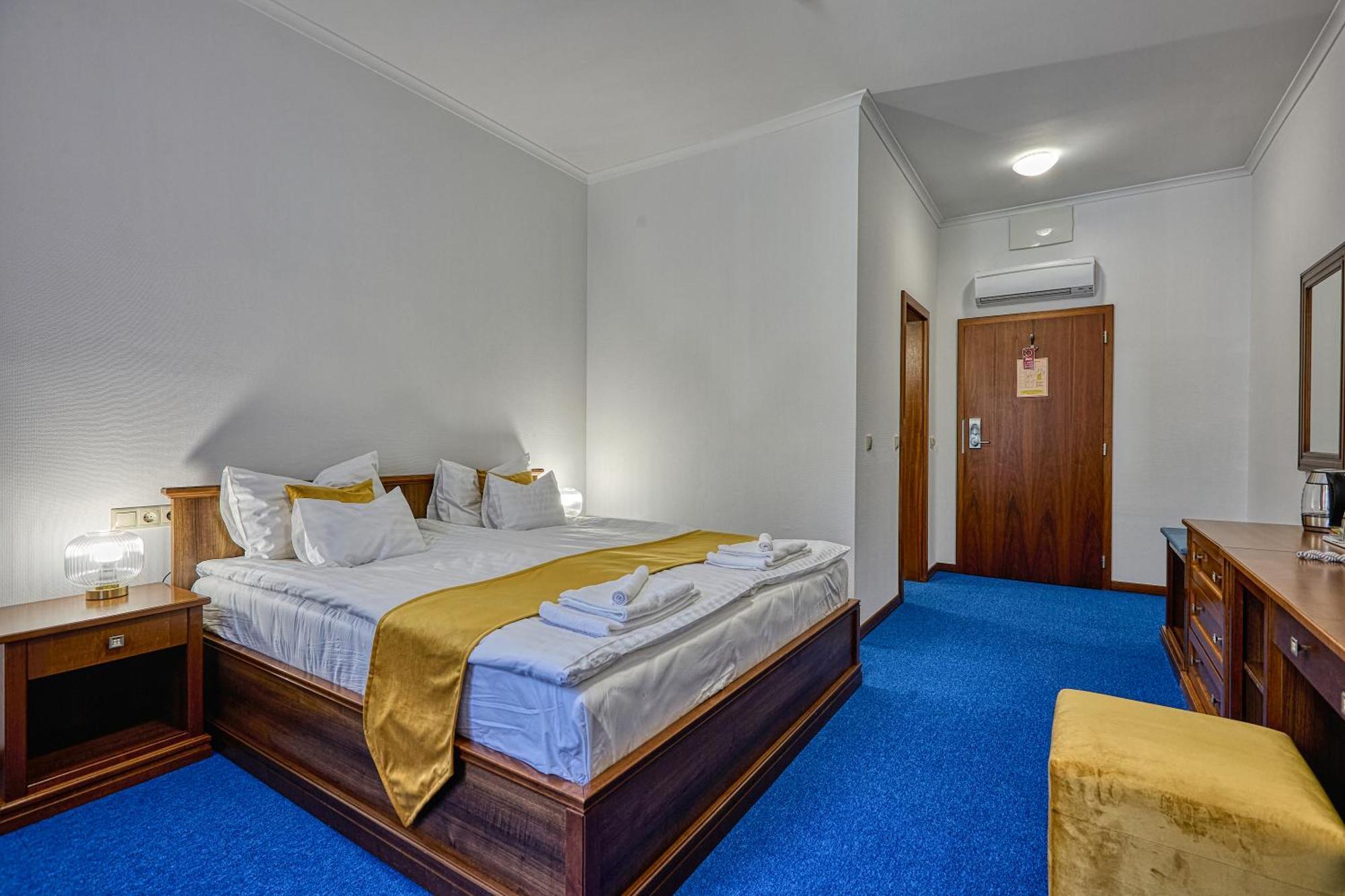 Bassiana Hotel Es Etterem Sárvár Εξωτερικό φωτογραφία