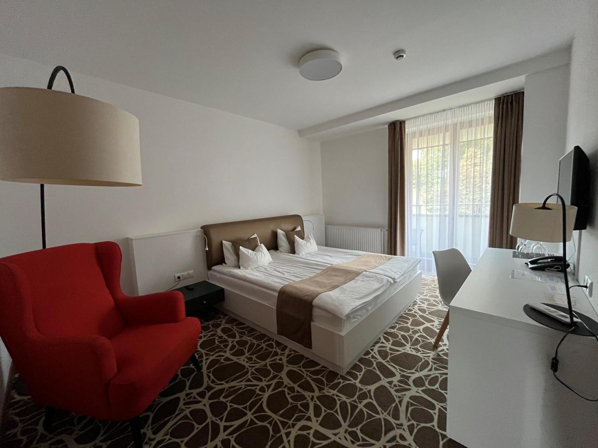 Bassiana Hotel Es Etterem Sárvár Εξωτερικό φωτογραφία