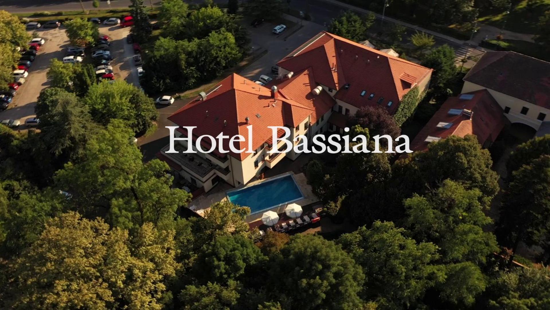 Bassiana Hotel Es Etterem Sárvár Εξωτερικό φωτογραφία